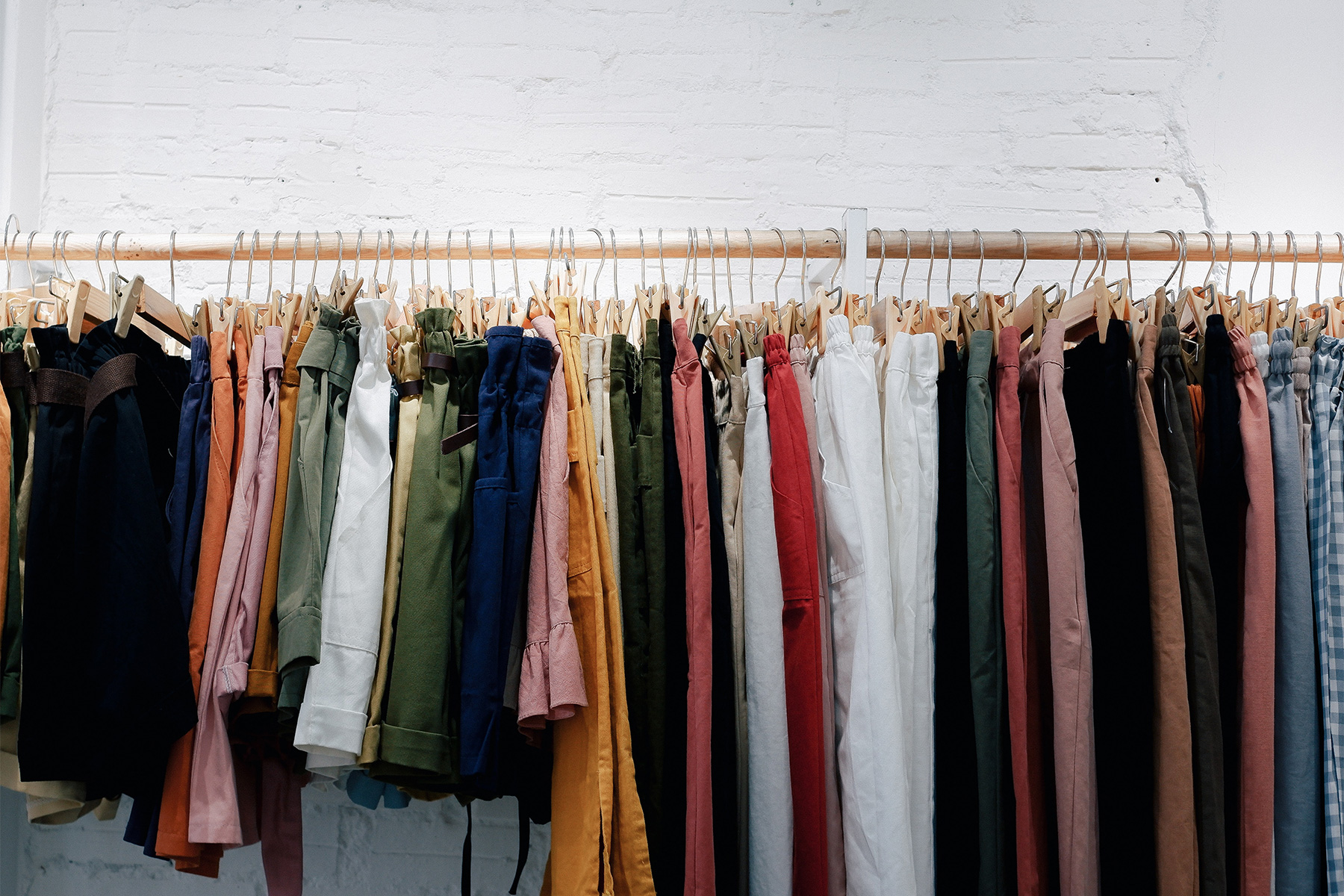 Thrifting For Clothes Like a Pro: The Ultimate Guide